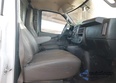 2019 Chevrolet Express 2500 Work Van from USA, damaged, VIN 1GCWGAFP8K1164089